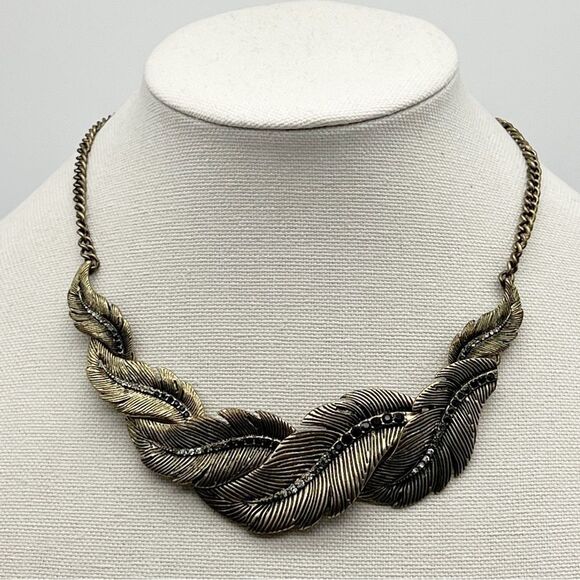 Jewel Mint Signed Antiqued Gold Tone Feather Necklace With Ombre Rhinestones 16” - Picture 1 of 13
